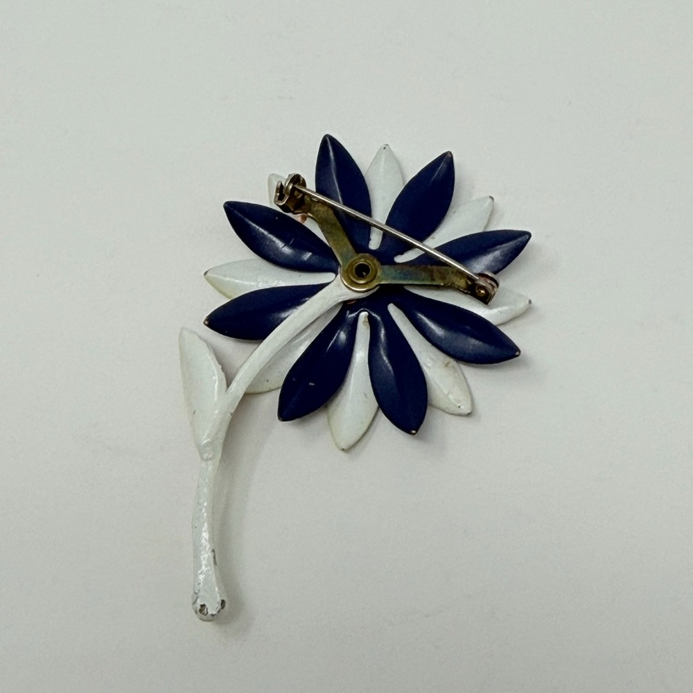 Vintage Enamel Flower Brooch Red White Blue Metal Pin Fashion Jewelry - Picture 4 of 6